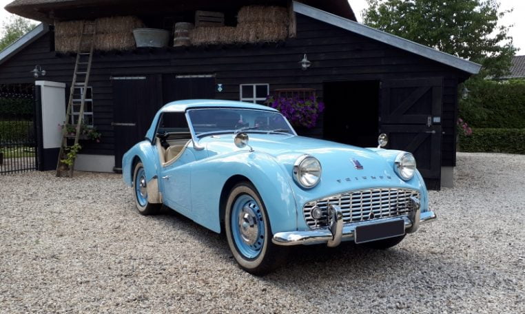 Triumph TR3A Lichtblauw Met Beige Leder