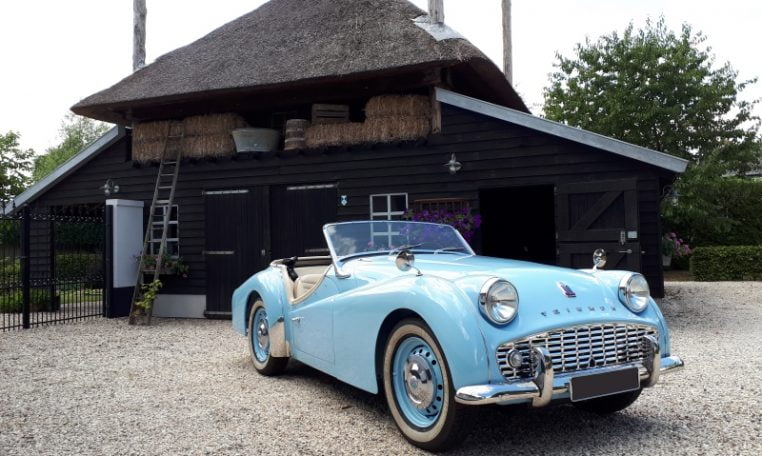 Triumph TR3A Lichtblauw Met Beige Leder