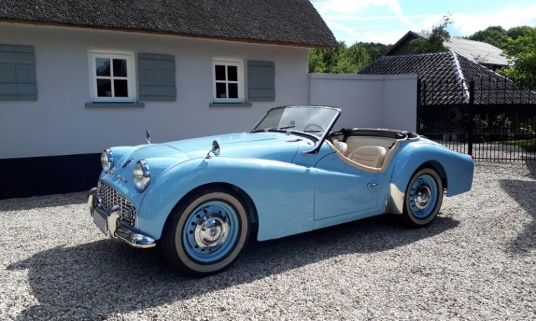 Triumph TR3A Lichtblauw Met Beige Leder