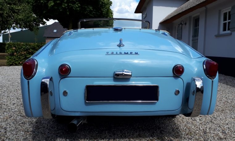 Triumph TR3A Lichtblauw Met Beige Leder