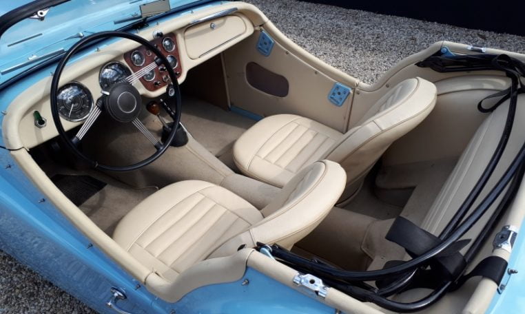 Triumph TR3A Lichtblauw Met Beige Leder