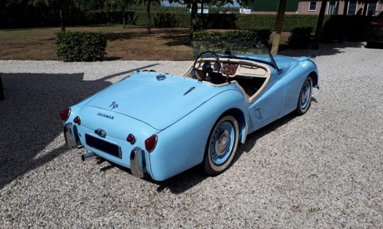 Triumph TR3A Lichtblauw Met Beige Leder