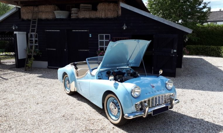 Triumph TR3A Lichtblauw Met Beige Leder