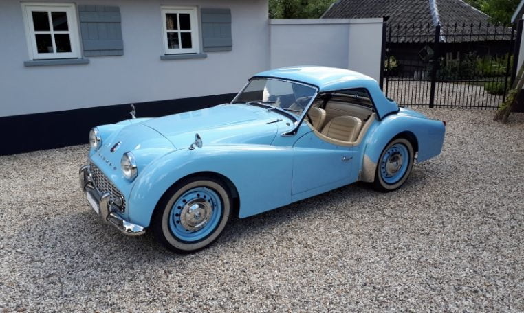 Triumph TR3A Lichtblauw Met Beige Leder