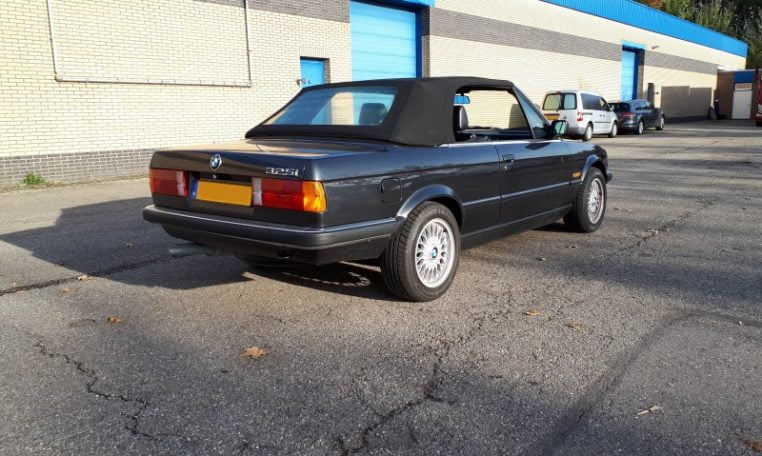 BMW 325i Cabrio E30 Diamantzwart Met Zwart Leder 107000 Km Airco
