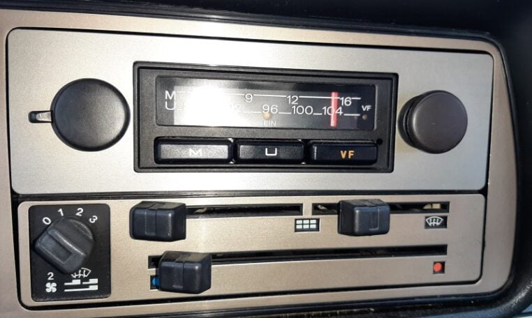 VW Golf I GLS 1500 Zilvergrijs Met Blauw Stof 77000 Km 0