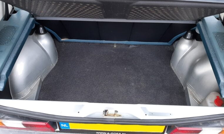 VW Golf I GLS 1500 Zilvergrijs Met Blauw Stof 77000 Km 0