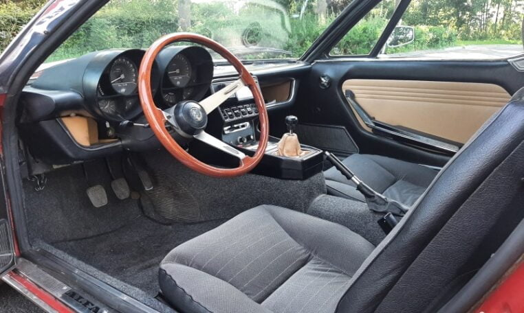 Alfa Romeo Montreal Rood Met Antraciet Stof 99000 Km 0