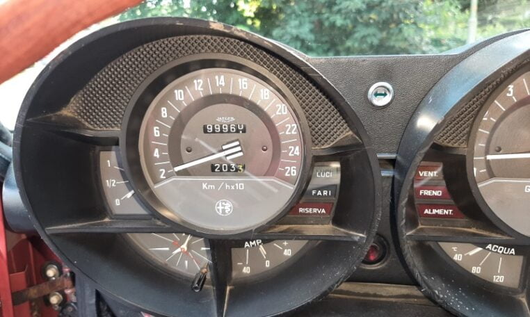 Alfa Romeo Montreal Rood Met Antraciet Stof 99000 Km 0