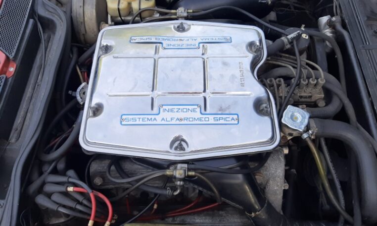 Alfa Romeo Montreal Rood Met Antraciet Stof 99000 Km 0