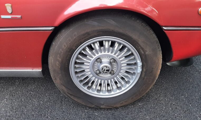 Alfa Romeo Montreal Rood Met Antraciet Stof 99000 Km 0