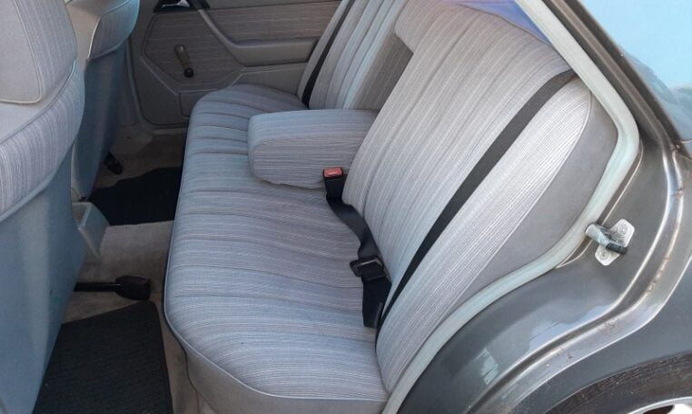 Mercedes 260 E W124 Limousine Grijs Met Grijs Stof 168000 Km 0