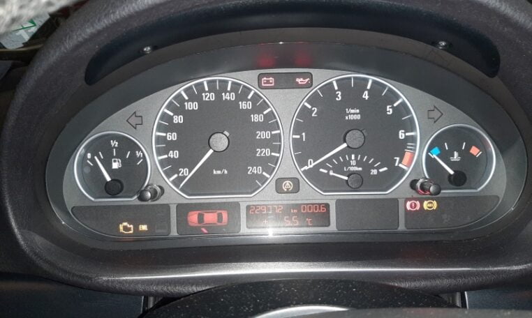 BMW 318i Touring E46 Zilvergrijs Met Zwart Leder 220000 Km 0