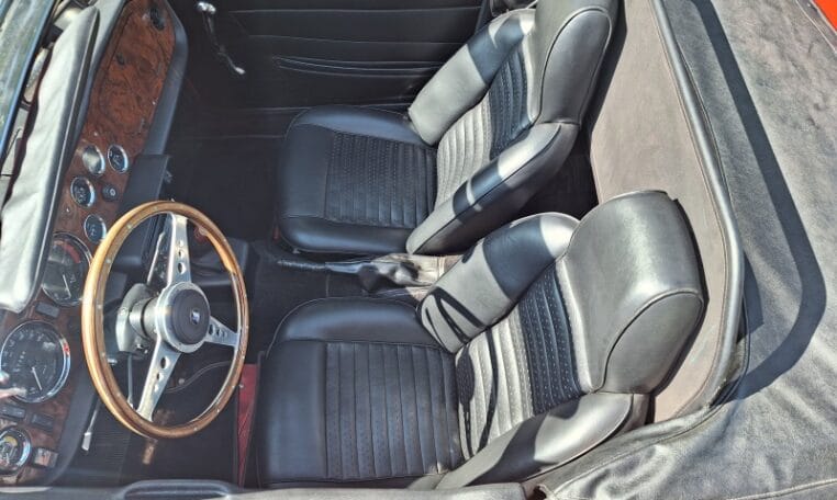 Triumph TR6 Rood Met Zwart Interieur 43000 Km 0