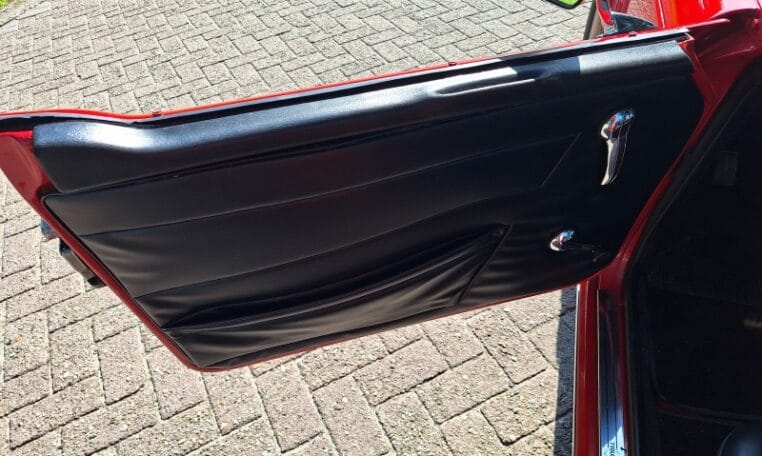 Triumph TR6 Rood Met Zwart Interieur 43000 Km 0