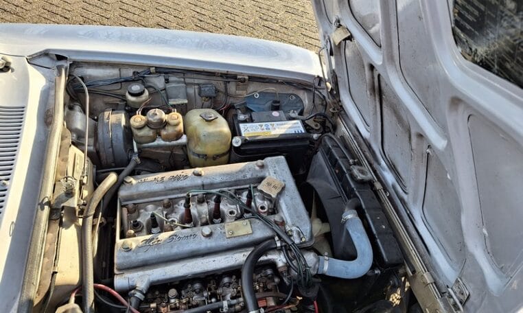 Alfa Romeo 1750 GTV Grijs Met Rood Leder 126000 Km 0