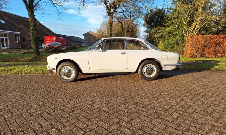 Alfa Romeo 1750 GTV Grijs Met Rood Leder 126000 Km 0