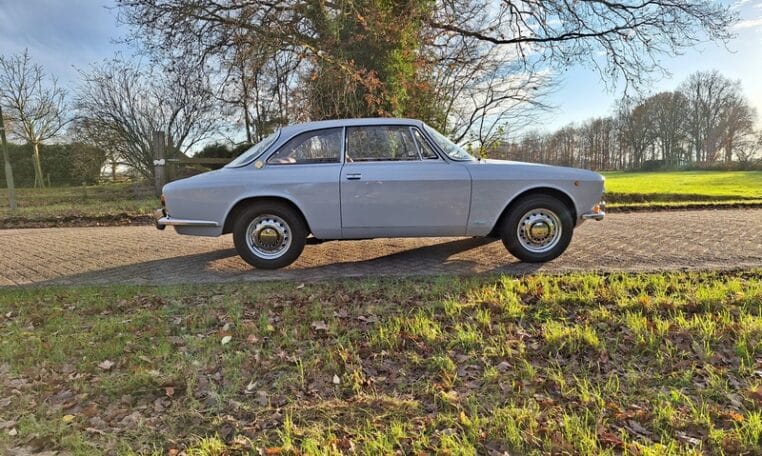 Alfa Romeo 1750 GTV Grijs Met Rood Leder 126000 Km 0