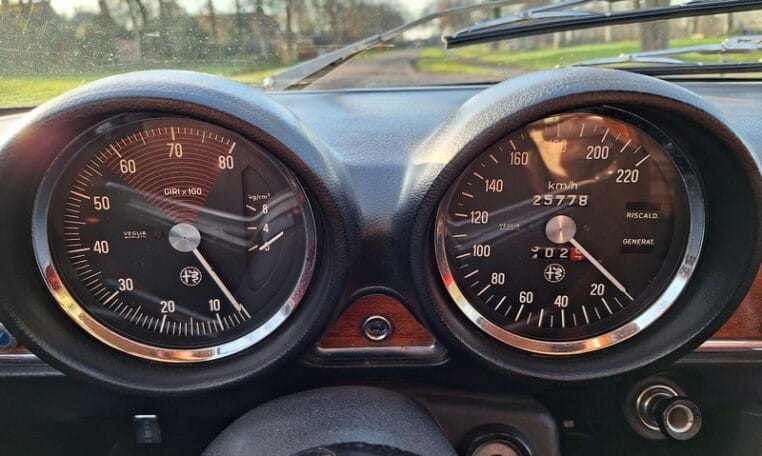 Alfa Romeo 1750 GTV Grijs Met Rood Leder 126000 Km 0