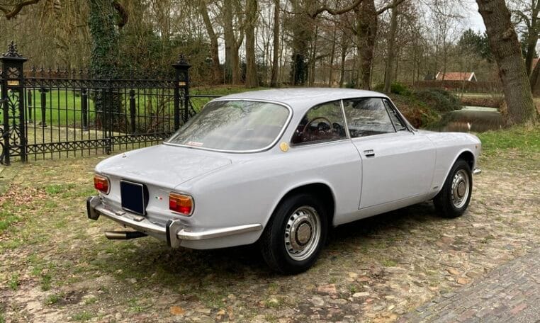 Alfa Romeo 1750 GTV Grijs Met Rood Leder 126000 Km 0