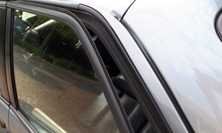 BMW M3 E30 Cecotto Zilvergrijs Met Zwart Leder 87000 Km 1