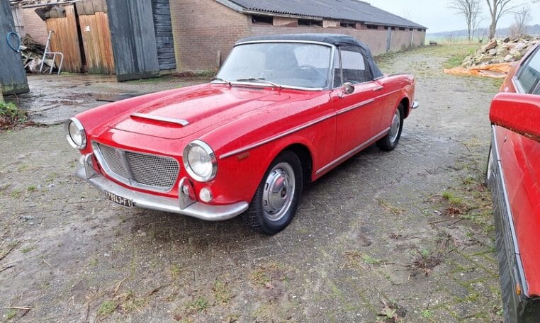 Fiat 1200 Cabriolet Rood Met Zwart Leder 0