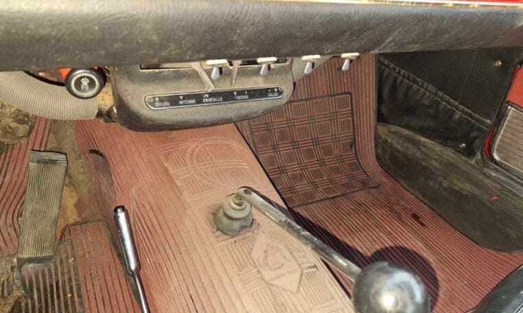 Fiat 1200 Cabriolet Rood Met Zwart Leder 0