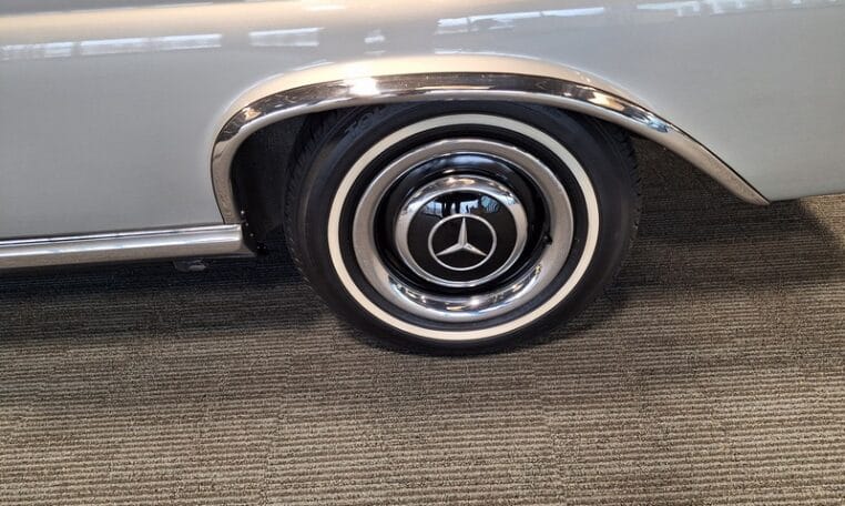 Mercedes Benz 250 SE Coupé W111 Zilvergrijs Met Donkergroen Leder 58000 Km 0