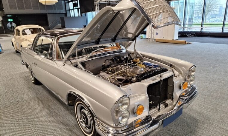 Mercedes Benz 250 SE Coupé W111 Zilvergrijs Met Donkergroen Leder 58000 Km 0