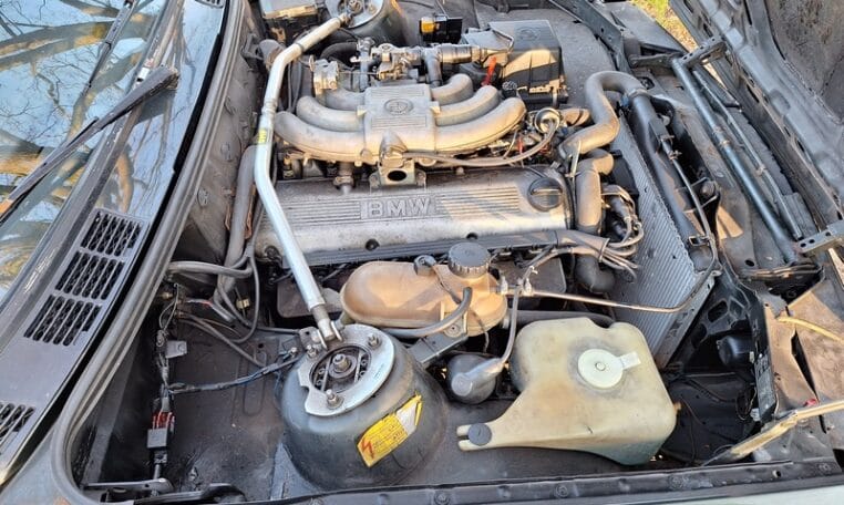 BMW 325i E30 Circuitauto Achatgroen 0