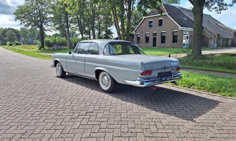 Mercedes Benz 220 SEb Coupé Beige Met Blauw Leder 0