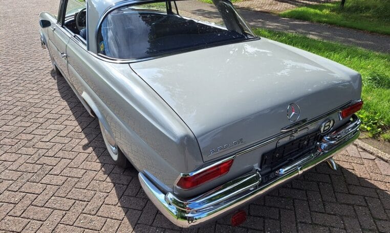 Mercedes Benz 220 SEb Coupé Beige Met Blauw Leder 0