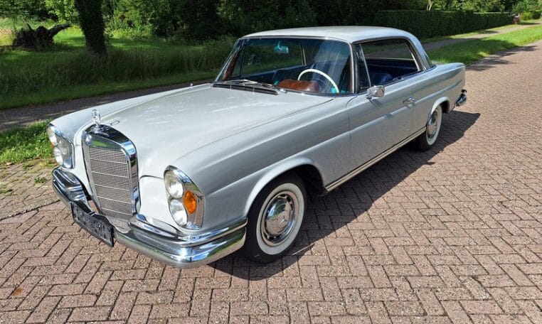 Mercedes Benz 220 SEb Coupé Beige Met Blauw Leder 0