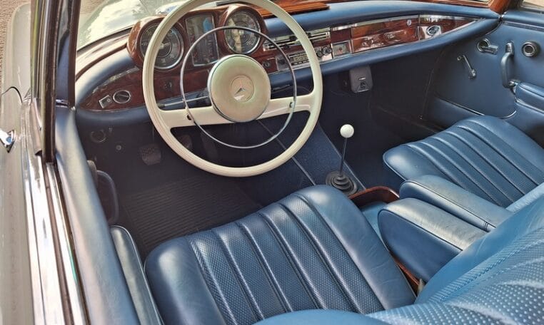 Mercedes Benz 220 SEb Coupé Beige Met Blauw Leder 0