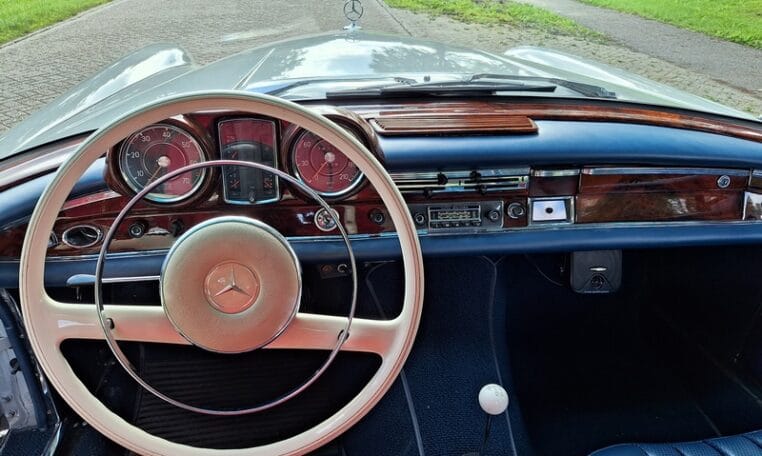 Mercedes Benz 220 SEb Coupé Beige Met Blauw Leder 0