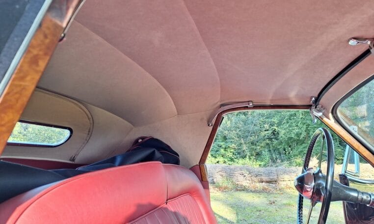 Jaguar XK120 DHC Zwart Met Rood Leder 0