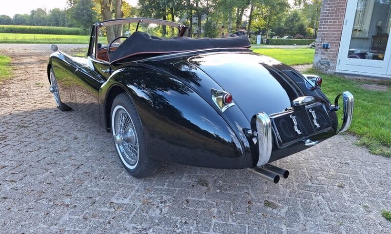 Jaguar XK120 DHC Zwart Met Rood Leder 0