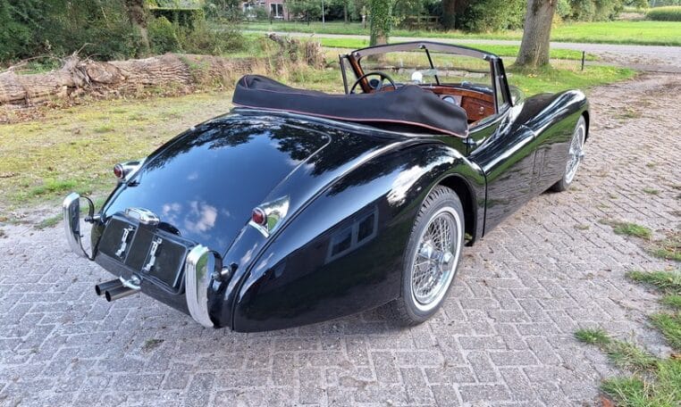 Jaguar XK120 DHC Zwart Met Rood Leder 0
