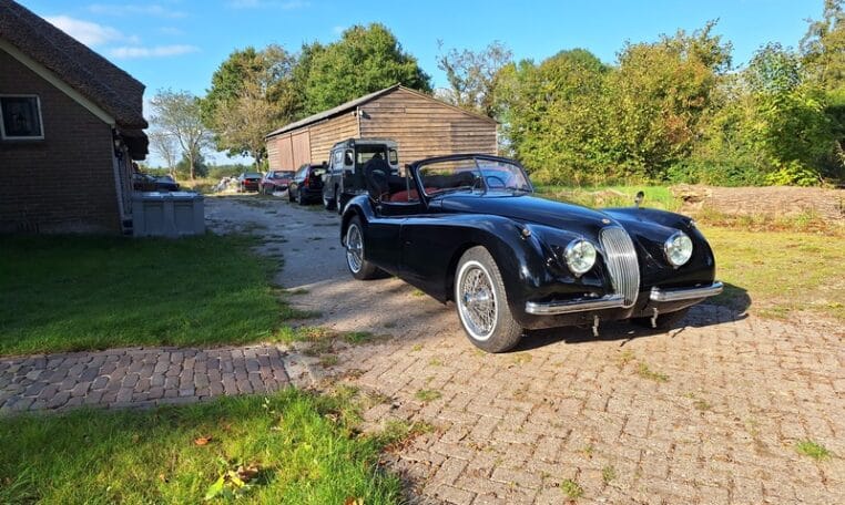 Jaguar XK120 DHC Zwart Met Rood Leder 0