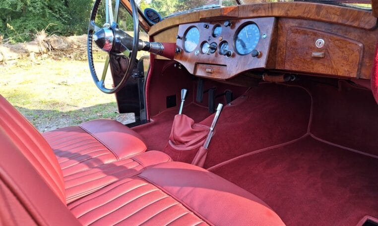 Jaguar XK120 DHC Zwart Met Rood Leder 0