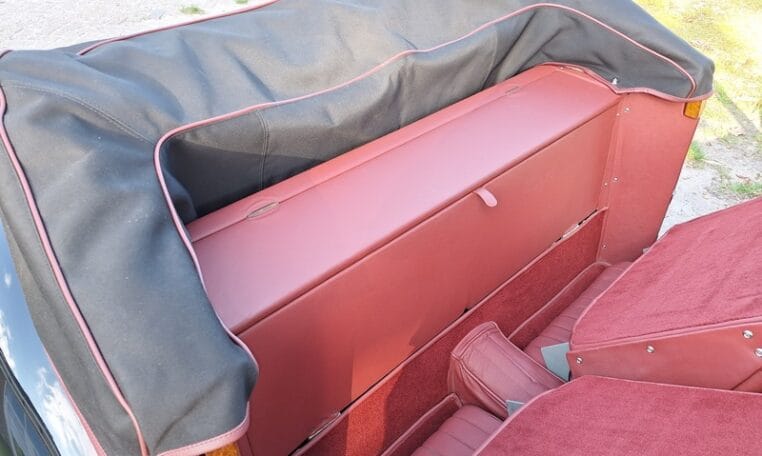 Jaguar XK120 DHC Zwart Met Rood Leder 0