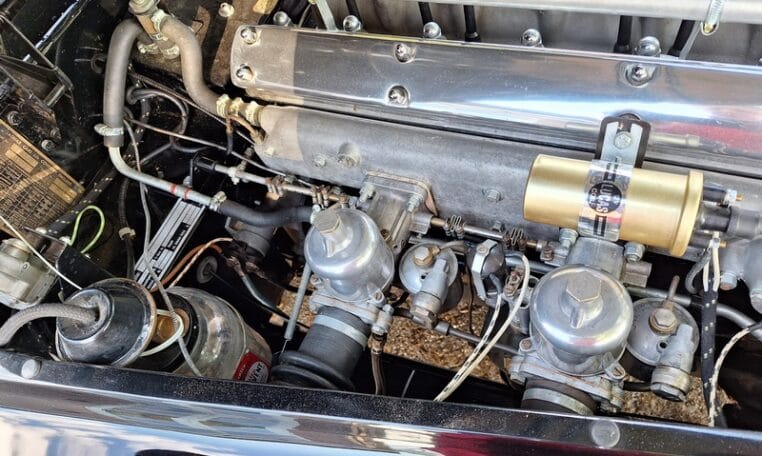 Jaguar XK120 DHC Zwart Met Rood Leder 0