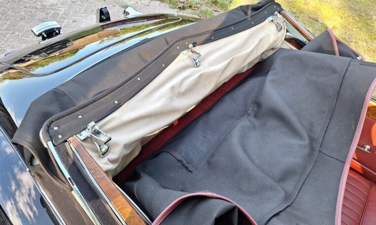 Jaguar XK120 DHC Zwart Met Rood Leder 0