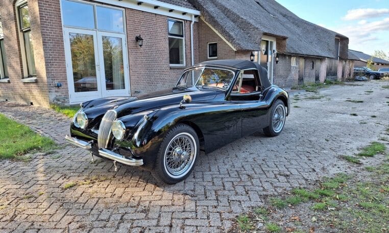 Jaguar XK120 DHC Zwart Met Rood Leder 0