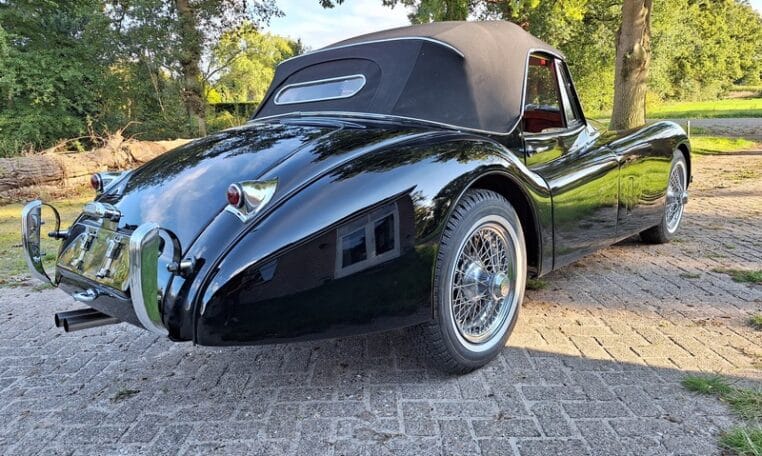 Jaguar XK120 DHC Zwart Met Rood Leder 0