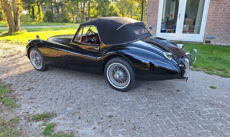 Jaguar XK120 DHC Zwart Met Rood Leder 0