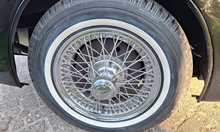 Jaguar XK120 DHC Zwart Met Rood Leder 1