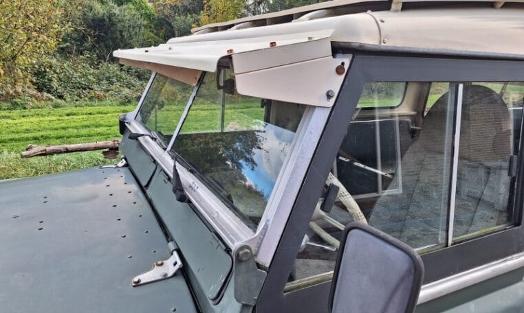 Land Rover Defender 88 Donkergroen Met Groen Stof 21000 Km 0