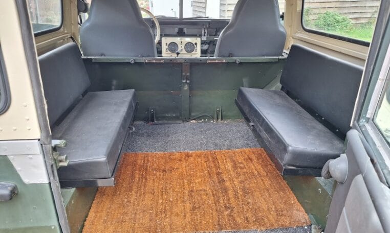 Land Rover Defender 88 Donkergroen Met Groen Stof 21000 Km 0