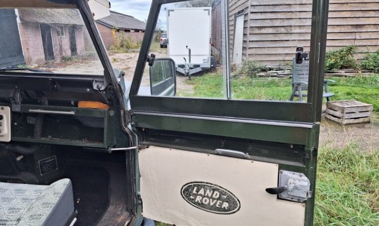 Land Rover Defender 88 Donkergroen Met Groen Stof 21000 Km 0